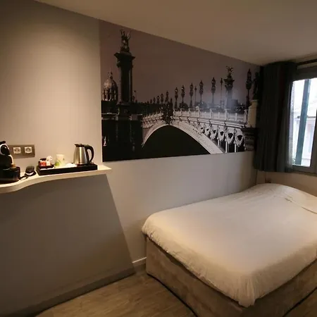 Kyriad 12 - Nation 3* Parigi