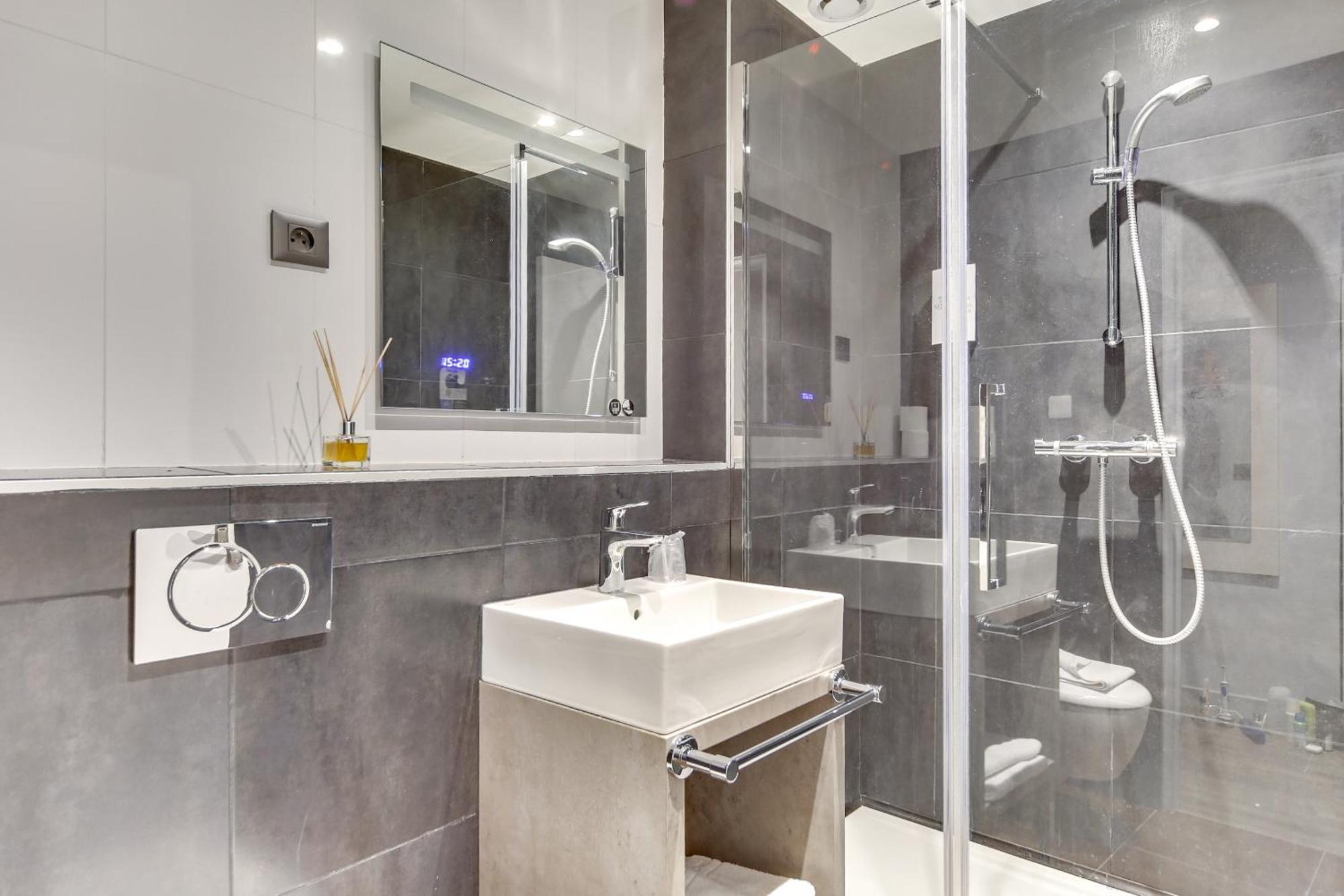 Hotel Kyriad 12 - Nation 3*