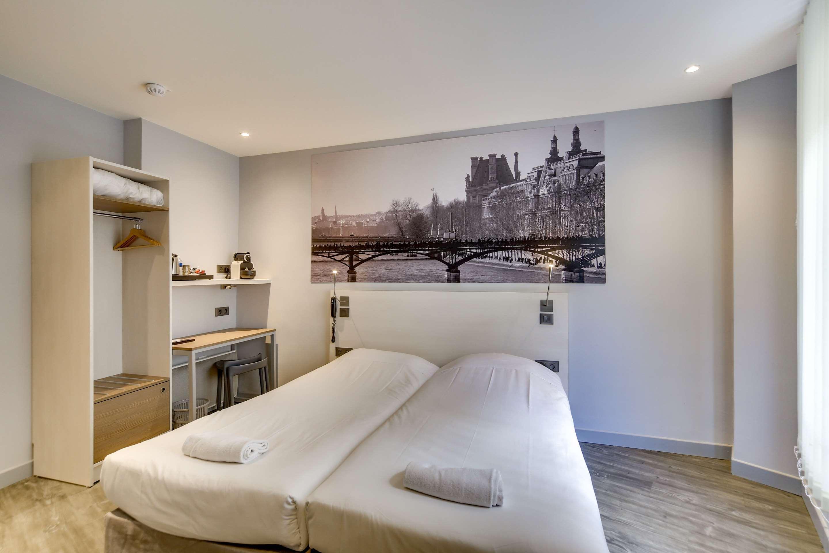 Hotel Kyriad 12 - Nation 3*